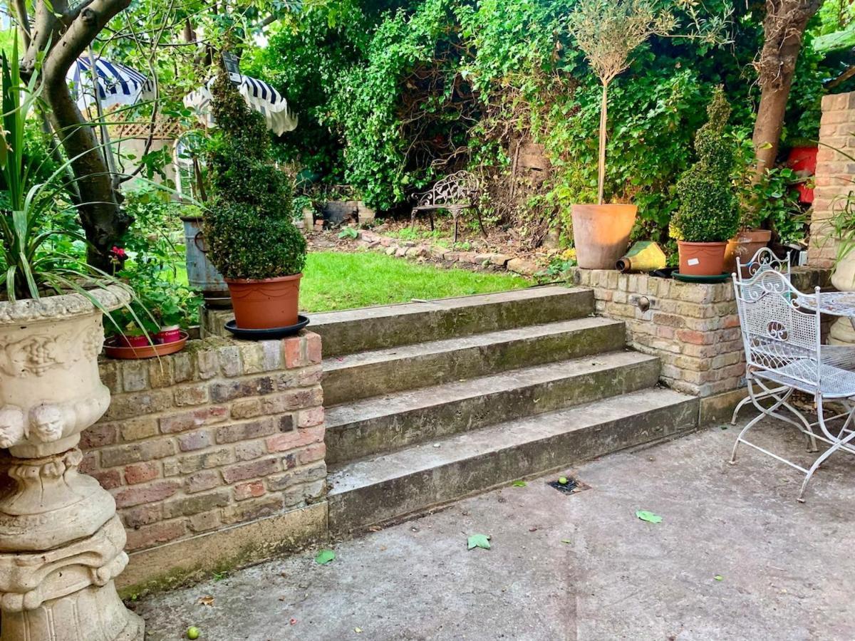 Luxury Town House In The Heart Of Clapton London